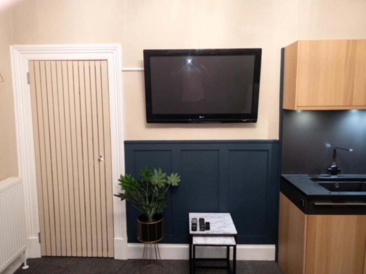 Stunning On Perth Rd-mins From Centre Apartment