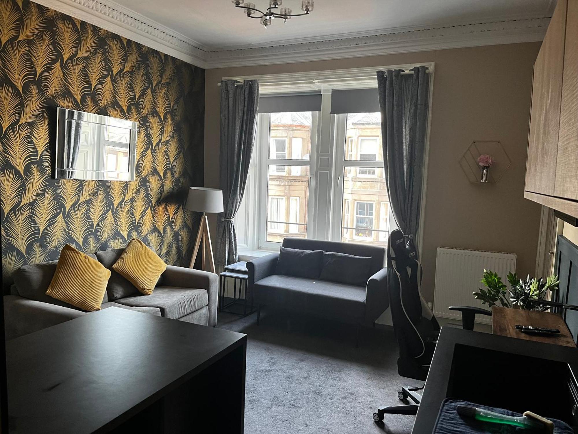 Apartment Stunning On Perth Rd-mins From Centre Dundee